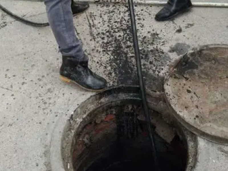 成都高新西区蓝岸街下水道疏通，专业公司清理油污管